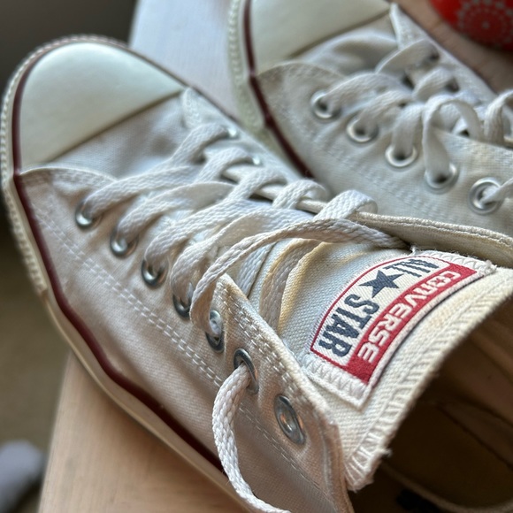 Converse shoes - Picture 2 of 10